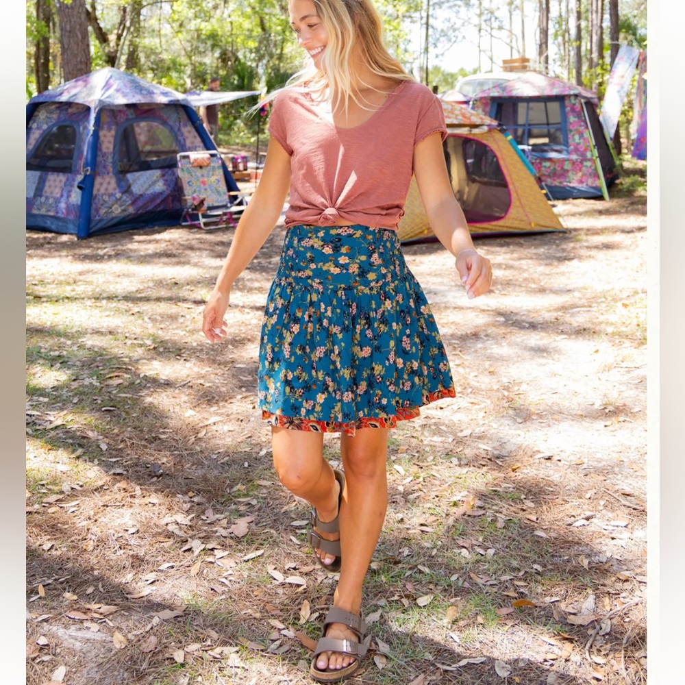 NATURAL LIFE Floral Mini Skirt in Red and Blue - Picture 9 of 9